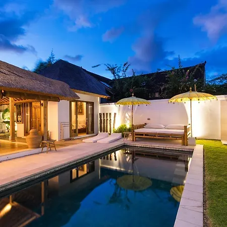 Charming And Tropical 3-Br Villa In Seminyak